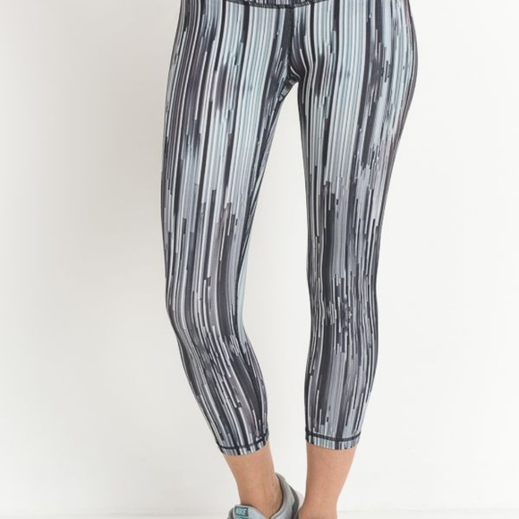 🏷SALE! Striped leggings! - Picture 5 of 6